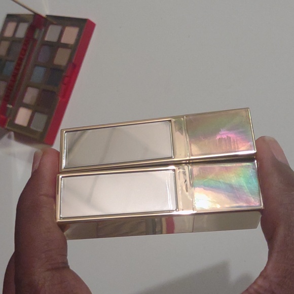 Estée Lauder Eyeshadow bundle of Palettes, 5 brushes, 2 lipsticks & nail polish - Picture 9 of 16